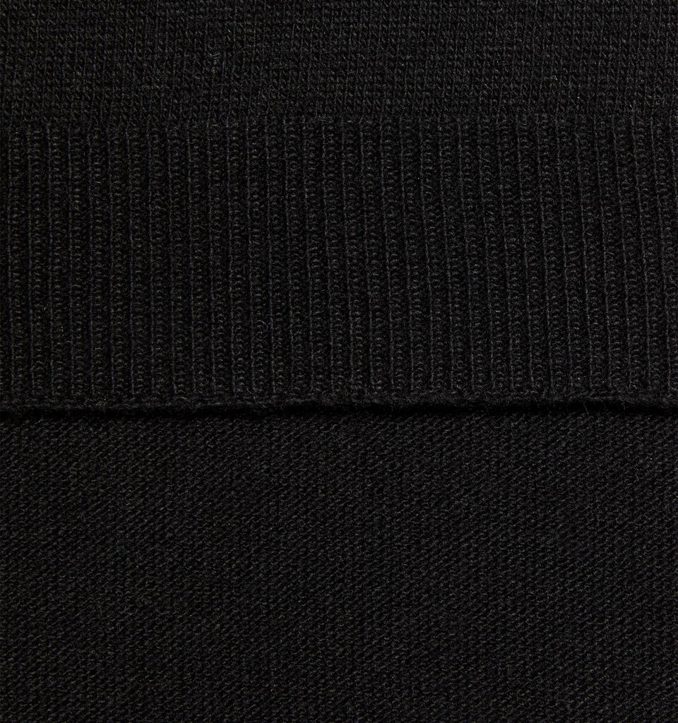 Schwarzer Strickschal - null - Schwarz | Sisley image number 2